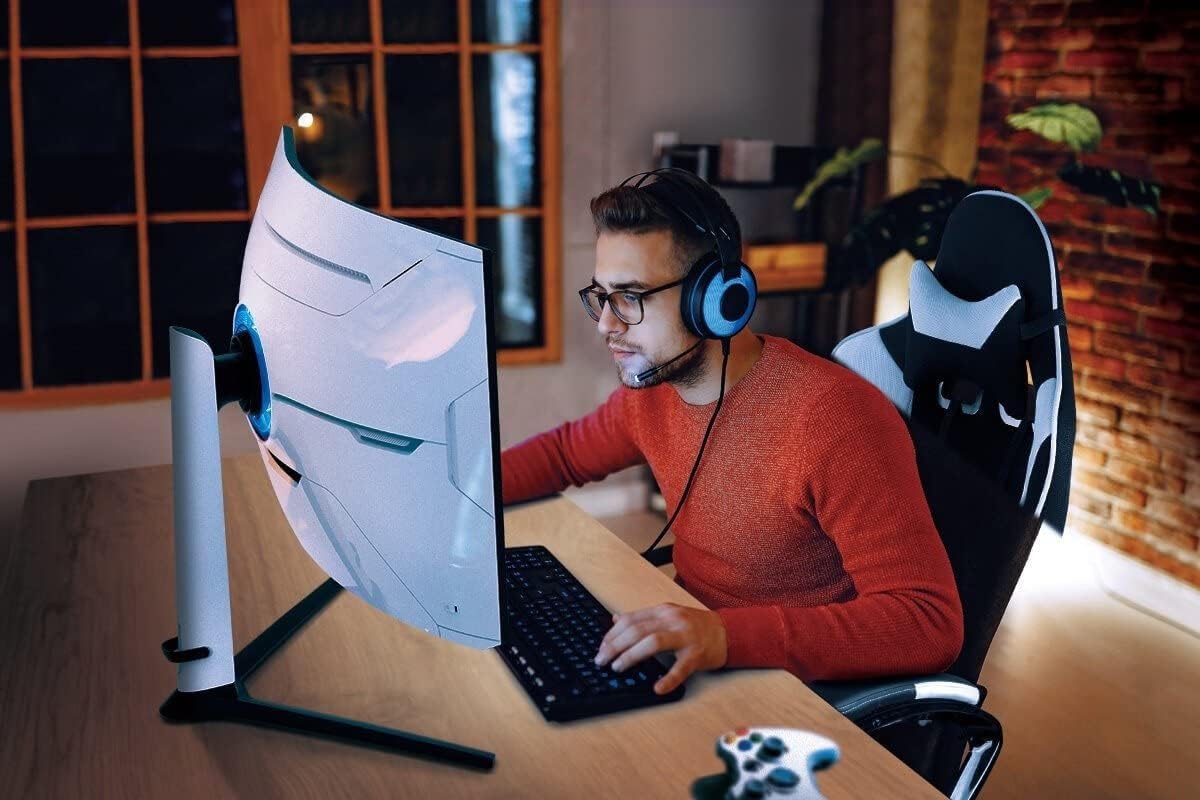 Samsung 32-Inch QLED G8 Odyssey Gaming Monitor, with 1ms GtG Response time & 240Hz Refresh rate, Supports AMD FreeSync Premium Pro, Local Warranty - T